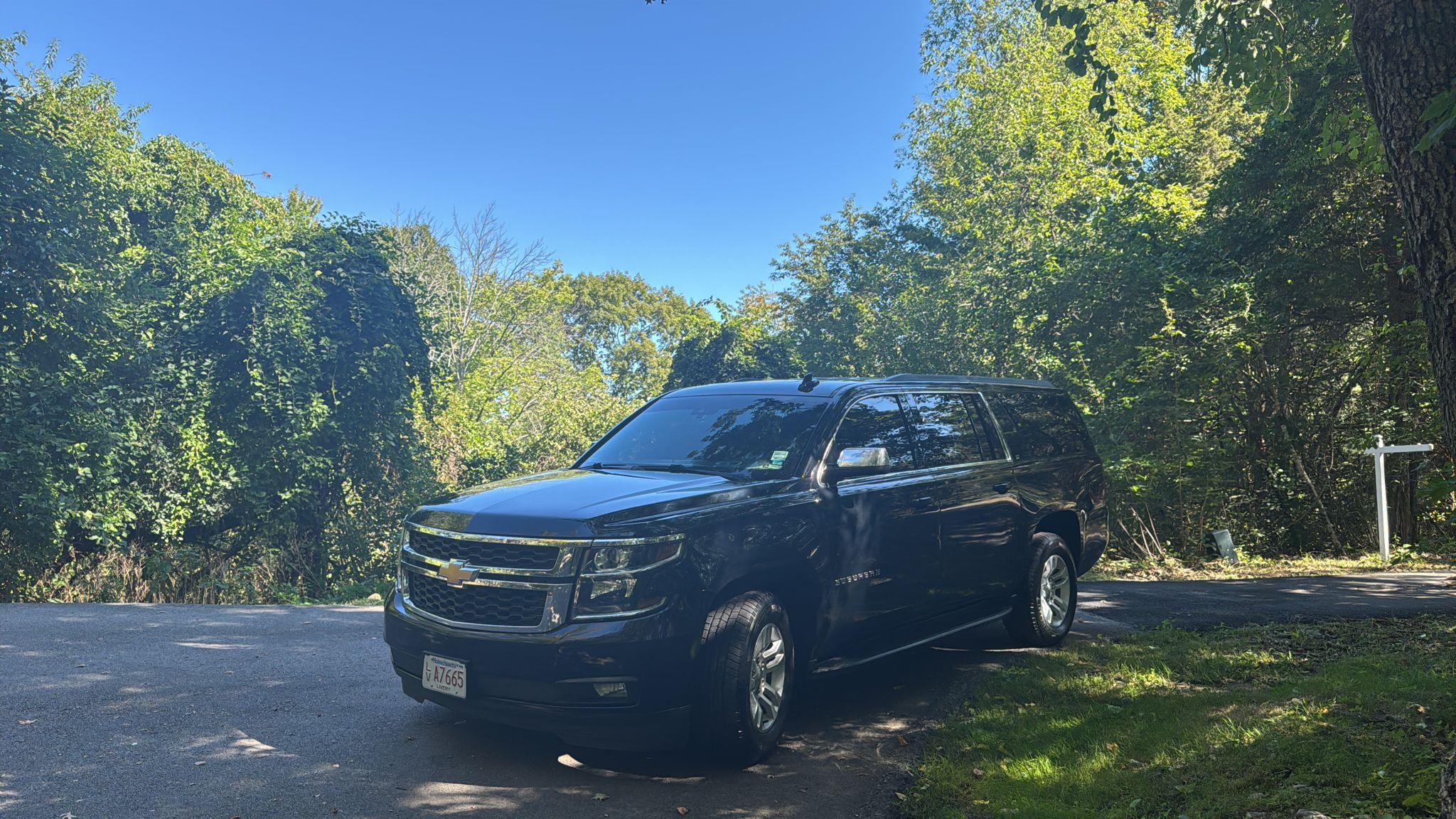 Luxury SUV - Spacious Comfort for Families